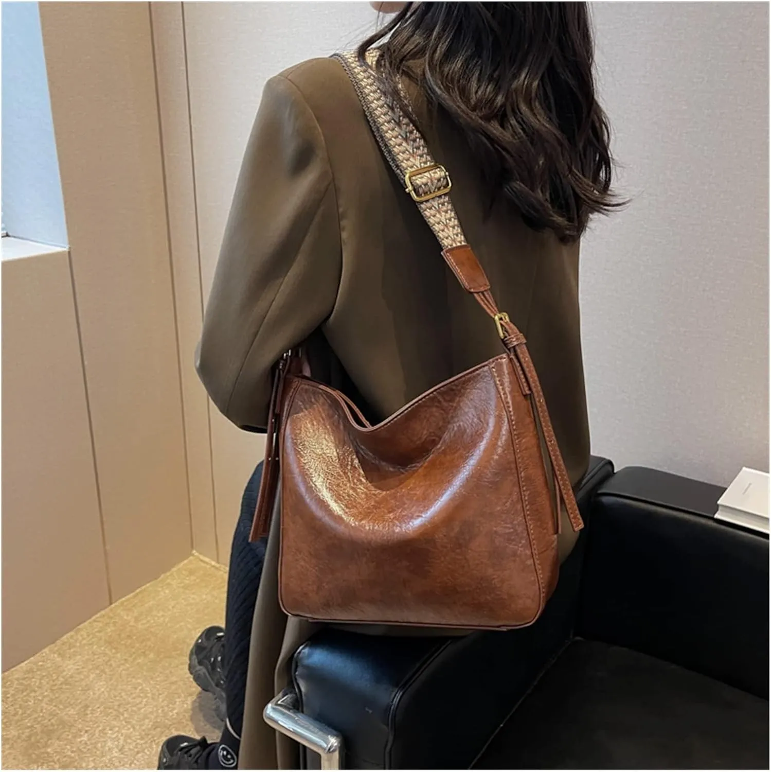 Fashion Luxury Crossbody Bags For Women Shoulder Handbags Vintage Simple Small Leather Bucket Crossbody Bags For Women(Black)