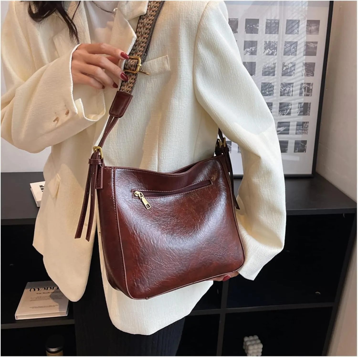 Fashion Luxury Crossbody Bags For Women Shoulder Handbags Vintage Simple Small Leather Bucket Crossbody Bags For Women(Black)