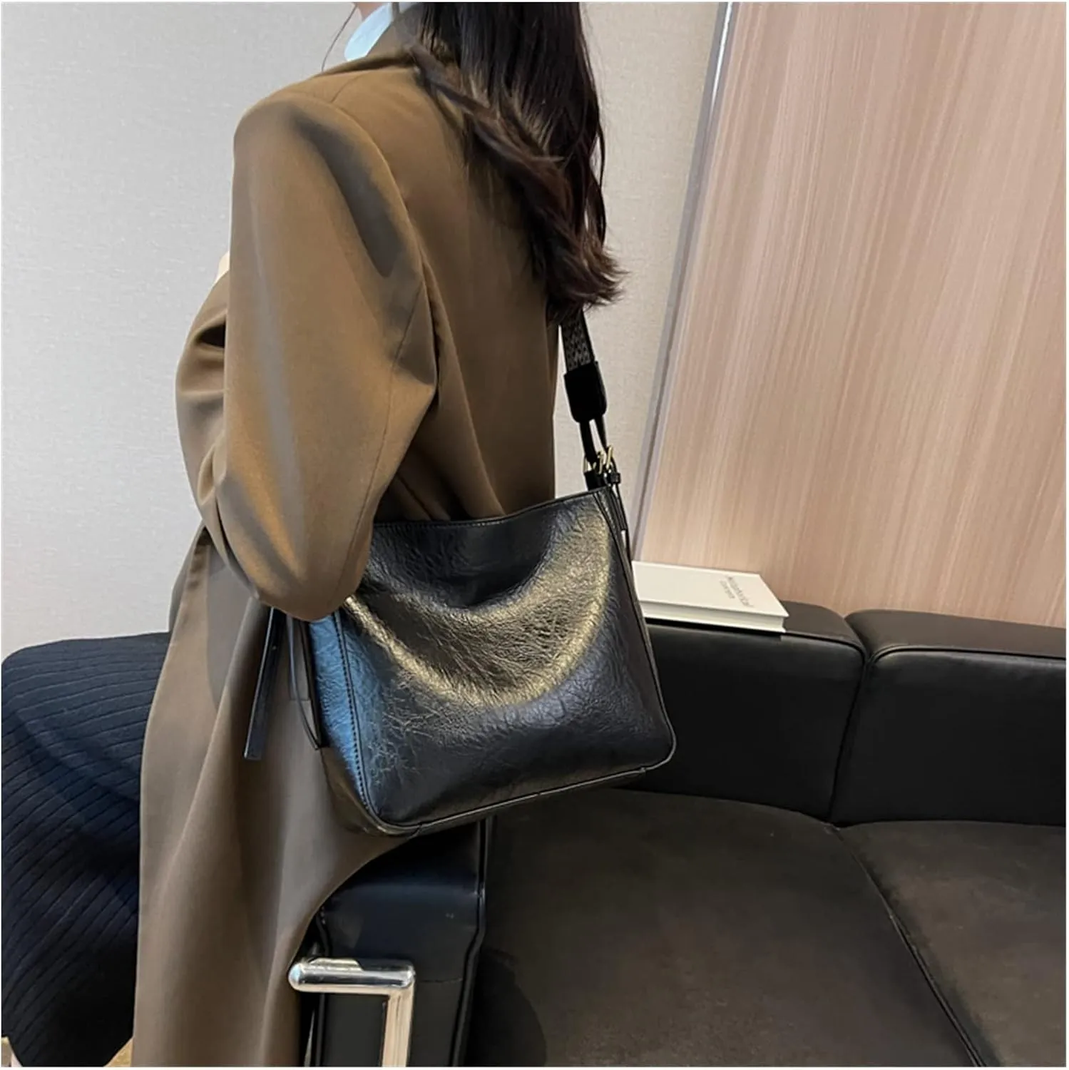 Fashion Luxury Crossbody Bags For Women Shoulder Handbags Vintage Simple Small Leather Bucket Crossbody Bags For Women(Black)